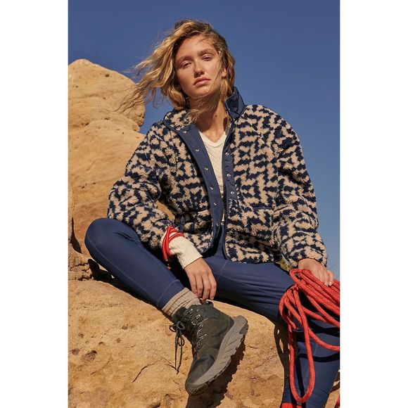 Free People Jackets & Blazers - Free People Hit The Slopes Printed Fleece Jacket
